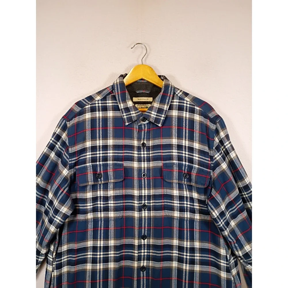 L.L. Bean embrace crisp